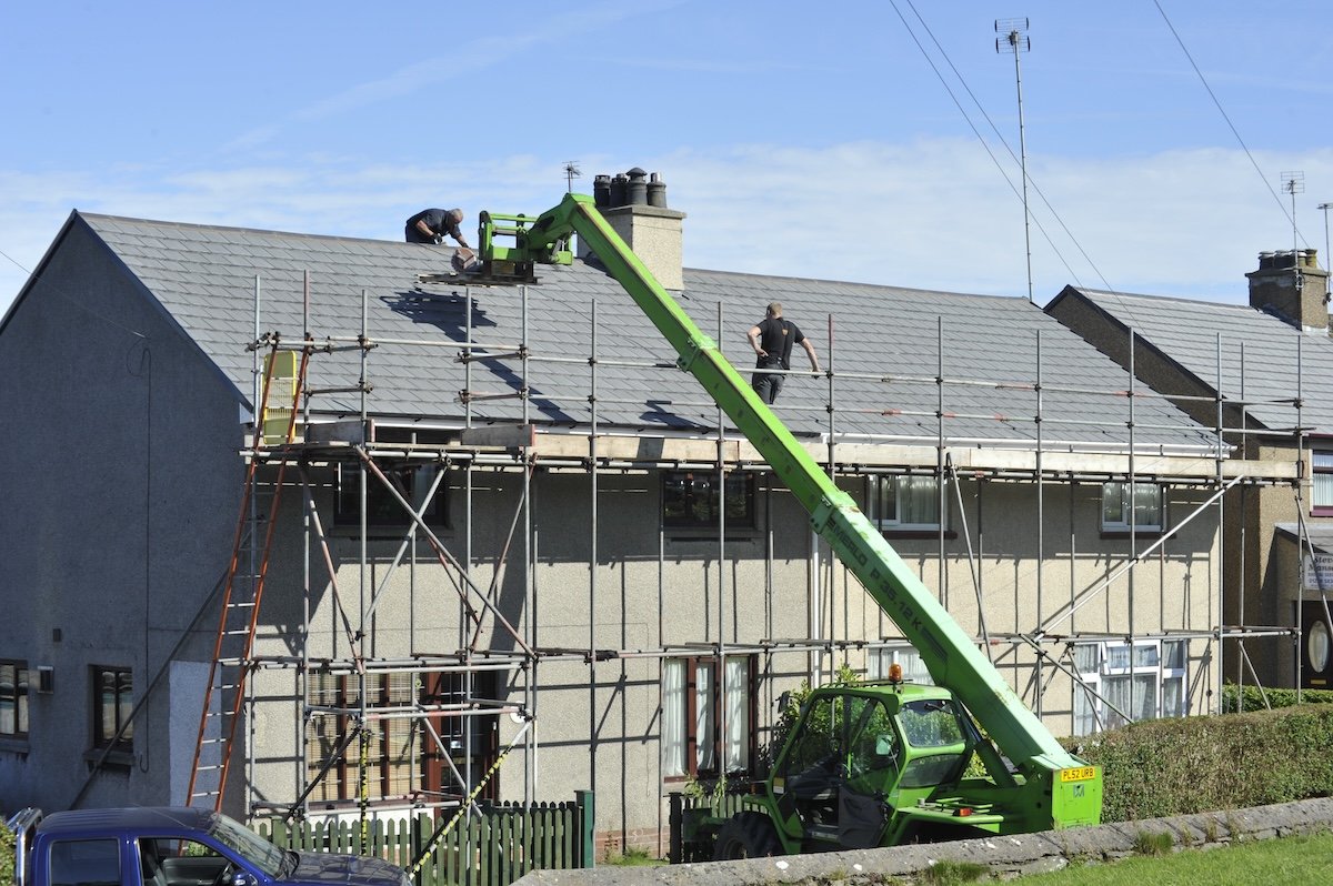 Méthode couvreur Loire-Atlantique — chantier sécurisé avec échafaudage